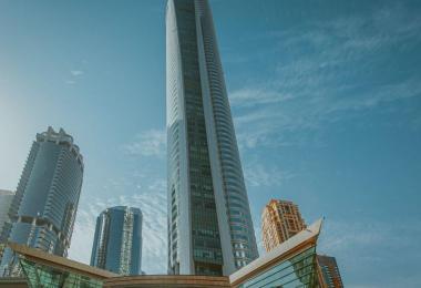 Modern commercial property in a UAE business district of the type covered by PAR insurance